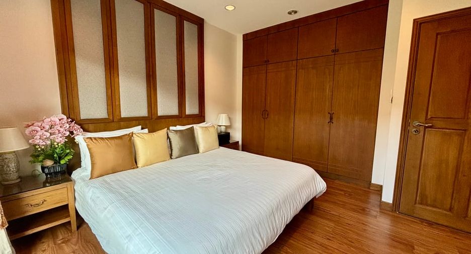 Villa en alquiler y en venta de 4 habitaciones en Bang Lamung, Chonburi