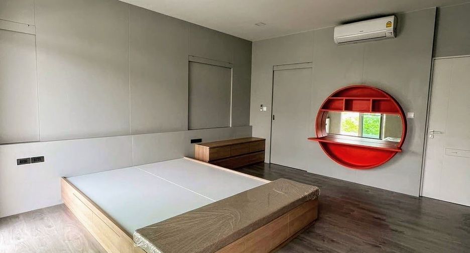 For sale 4 bedrooms house in Prawet, Bangkok