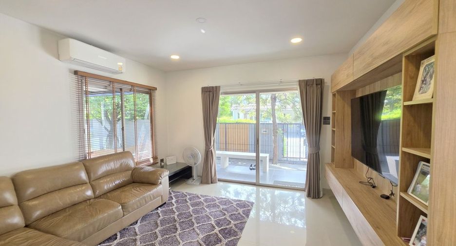 出售 4 卧室 独立屋 在 Si Racha, Chon Buri