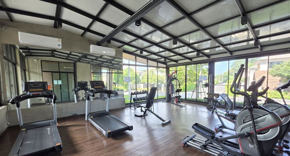 出售 4 卧室 独立屋 在 Si Racha, Chon Buri