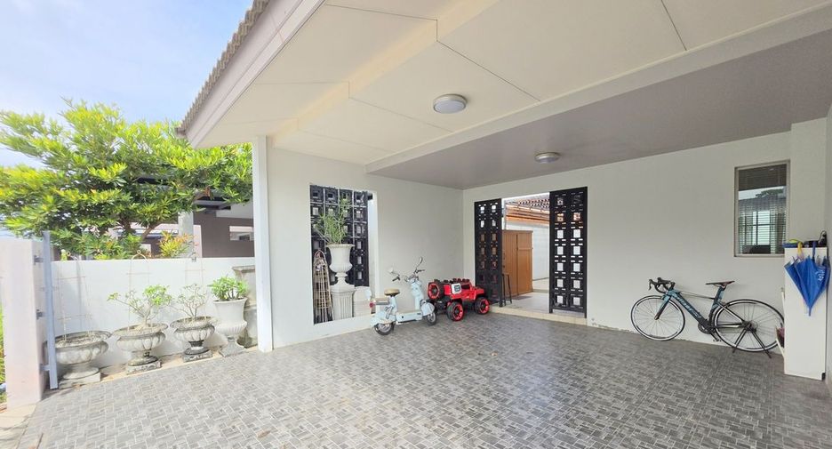 出售 4 卧室 独立屋 在 Si Racha, Chon Buri