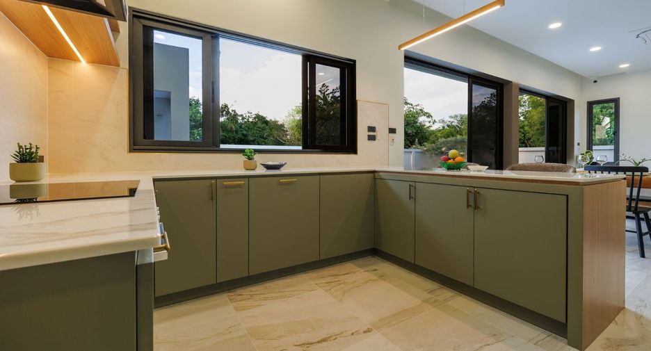 Villa zum Kauf mit 4 Zimmer in Mueang Chiang Mai, Chiang Mai