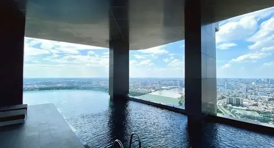 Condo en venta de 3 habitaciones en Bang Kho Laem, Bangkok