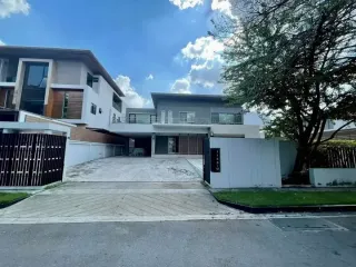 出售 5 卧室 独立屋 在 Suan Luang, 曼谷