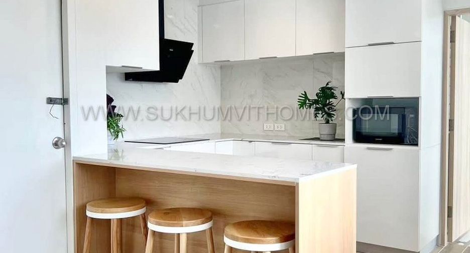 For sale 4 bedrooms condo in Watthana, Bangkok