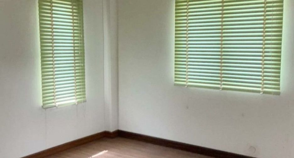 For sale 3 bedrooms house in Ban Pho, Chachoengsao