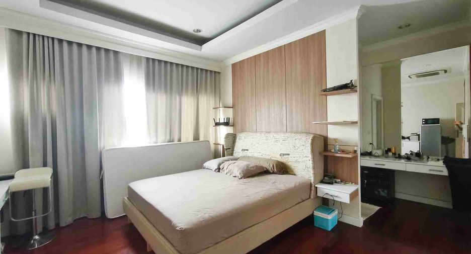 For sale 4 bedrooms house in Mueang Samut Sakhon, Samut Sakhon