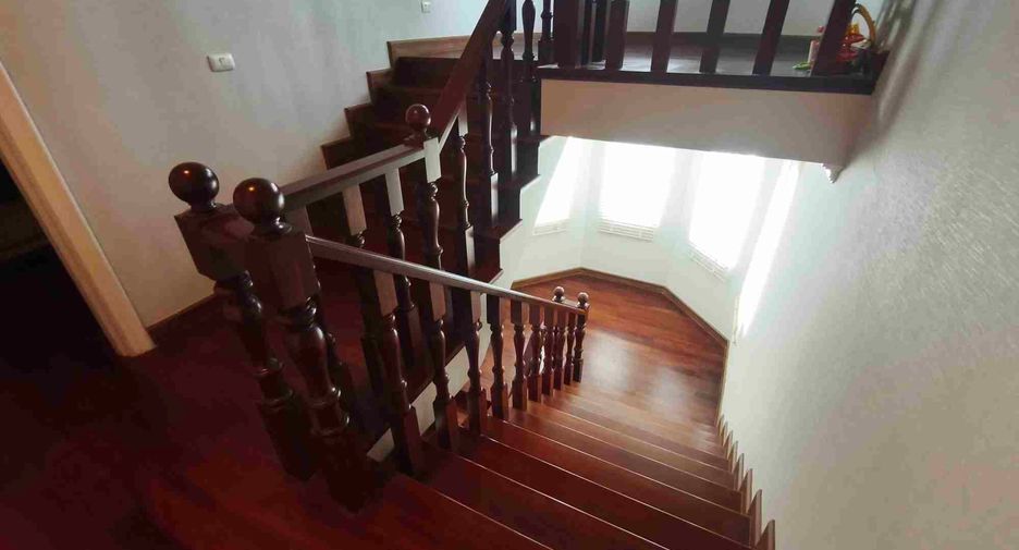 For sale 4 bedrooms house in Mueang Samut Sakhon, Samut Sakhon