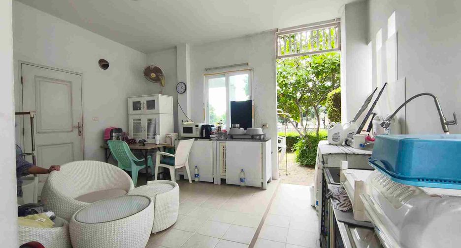 For sale 4 bedrooms house in Mueang Samut Sakhon, Samut Sakhon