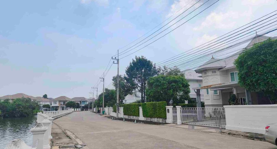 For sale 4 bedrooms house in Mueang Samut Sakhon, Samut Sakhon