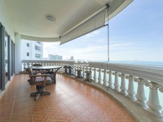 For sale 3 bedrooms condo in Bang Lamung, Chonburi