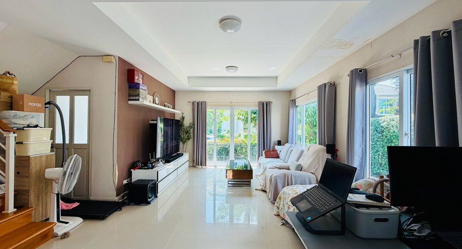 出售 4 卧室 独立屋 在 Mueang Pathum Thani, Pathum Thani