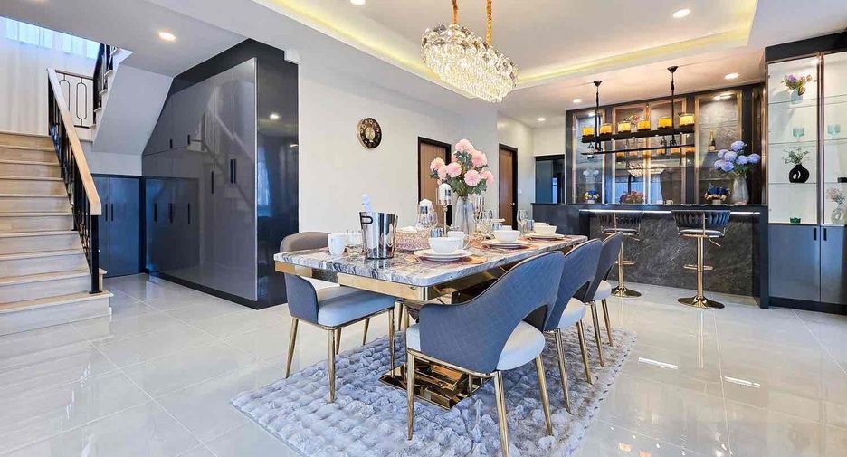 Villa zum Kauf mit 4 Zimmer in Bang Lamung, Chonburi