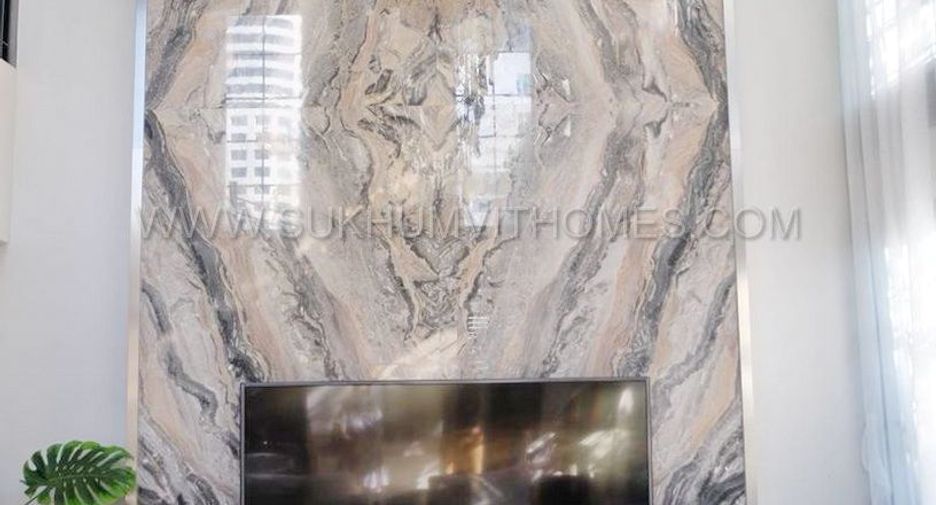 For rent and for sale 4 bedrooms townhouse in Watthana, Bangkok