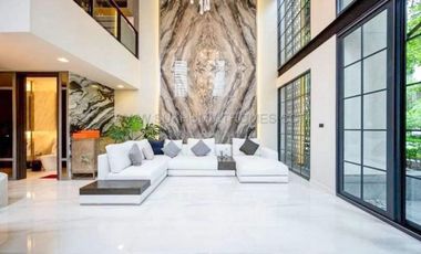 For rent and for sale 4 bedrooms townhouse in Watthana, Bangkok
