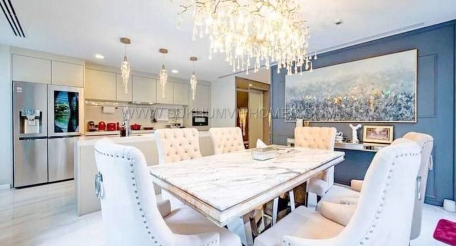 For rent and for sale 4 bedrooms townhouse in Watthana, Bangkok
