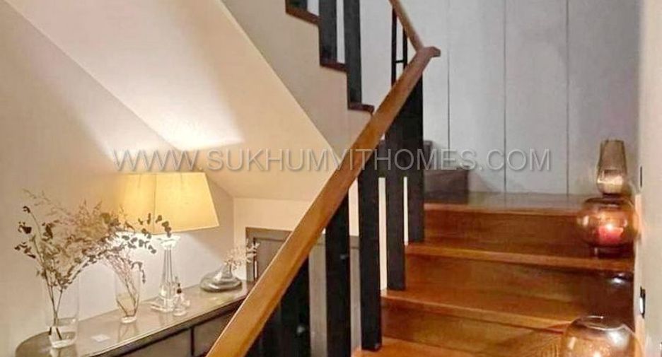 For rent and for sale 4 bedrooms townhouse in Watthana, Bangkok