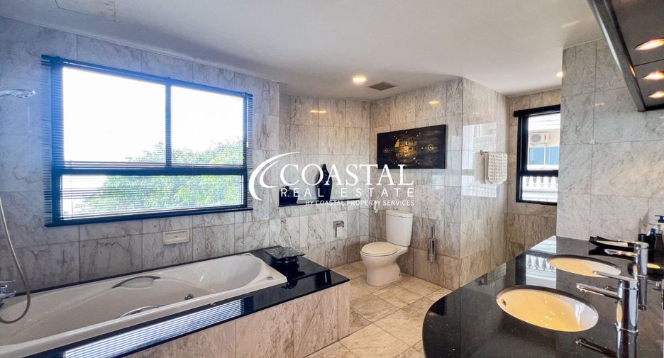 For sale 3 bedrooms condo in Bang Lamung, Chonburi