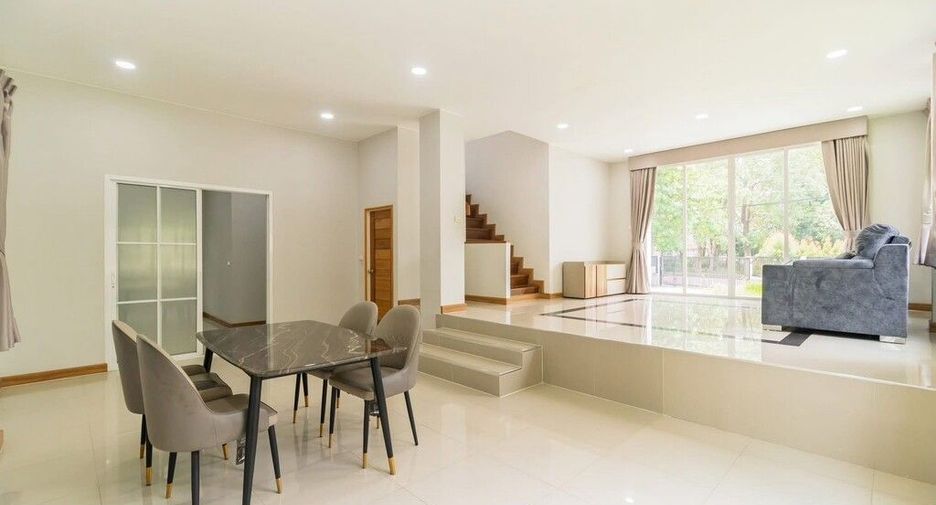 For rent 4 bedrooms house in Bang Khen, Bangkok