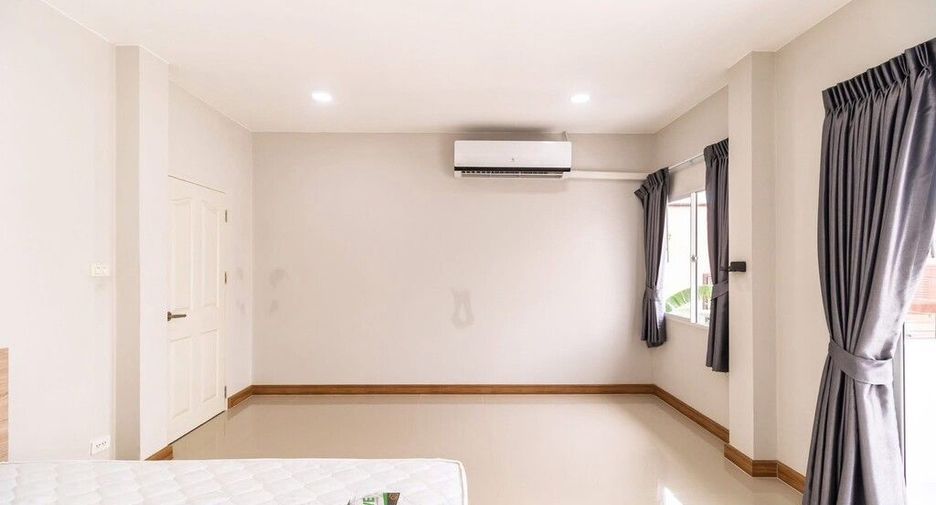 For rent 4 bedrooms house in Bang Khen, Bangkok