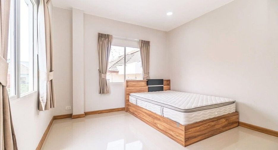 For rent 4 bedrooms house in Bang Khen, Bangkok