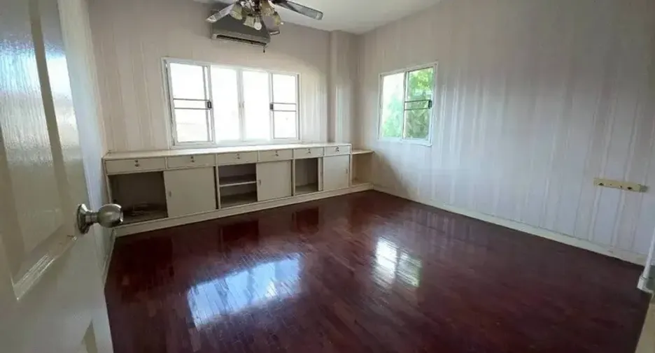 出售 6 卧室 独立屋 在 Mueang Chiang Mai, Chiang Mai