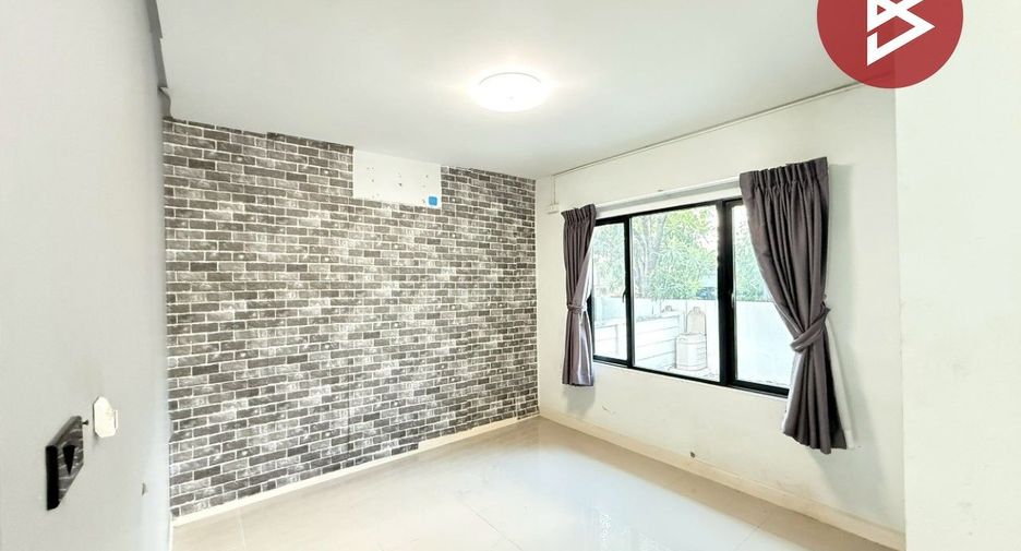 For sale 3 bedrooms house in Khlong Sam Wa, Bangkok