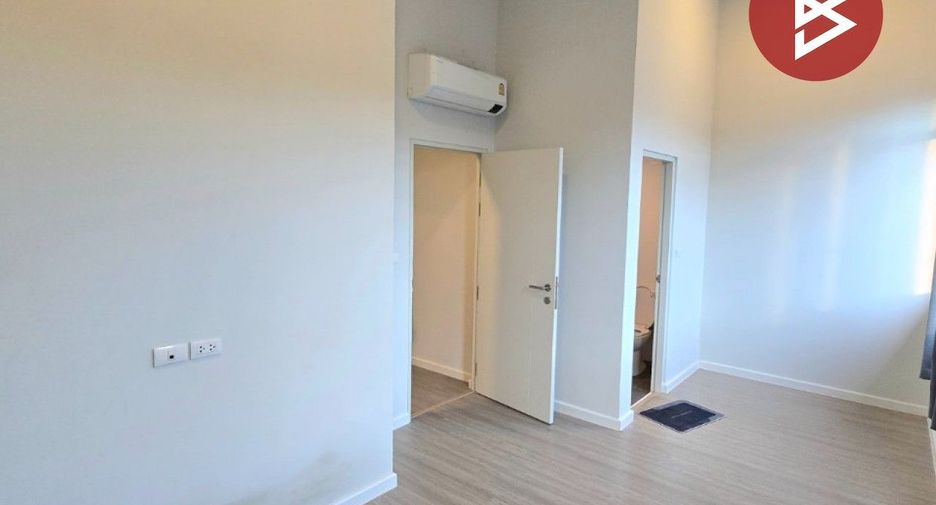 Продажа 4 спальни таунхаус в Phra Samut Chedi, Самутпракан