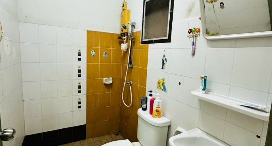Reihenhaus zum Kauf mit 3 Zimmer in Phaya Thai, Bangkok
