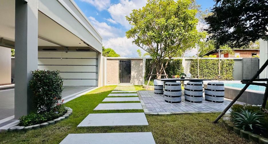 For sale 5 bedrooms house in Bang Lamung, Chonburi