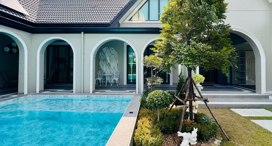For sale 5 bedrooms house in Bang Lamung, Chonburi