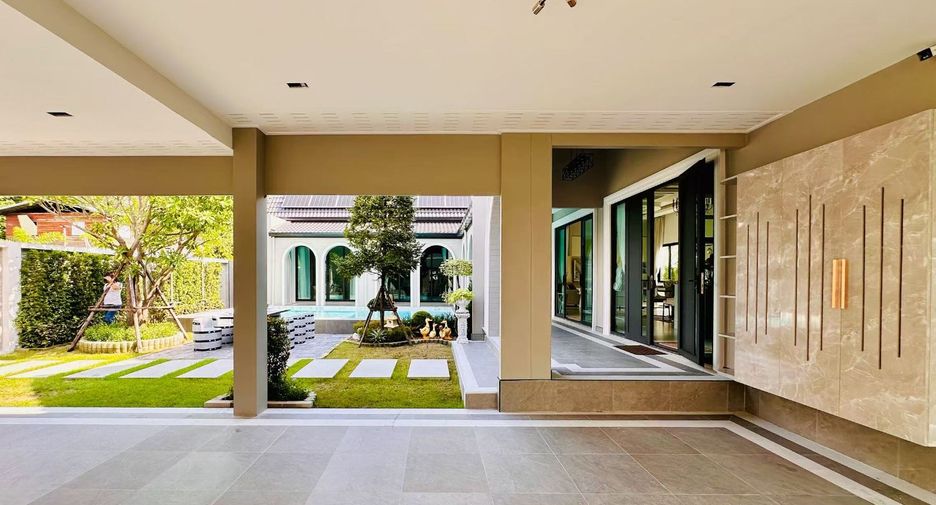 For sale 5 bedrooms house in Bang Lamung, Chonburi