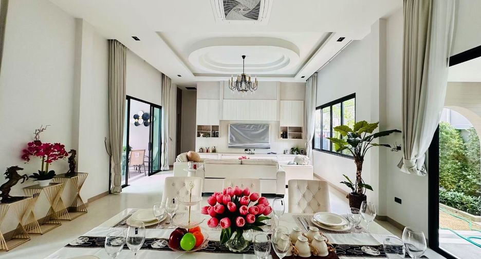 For sale 5 bedrooms house in Bang Lamung, Chonburi