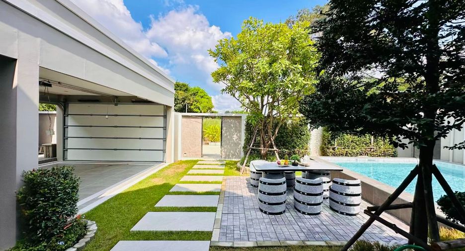 For sale 5 bedrooms house in Bang Lamung, Chonburi