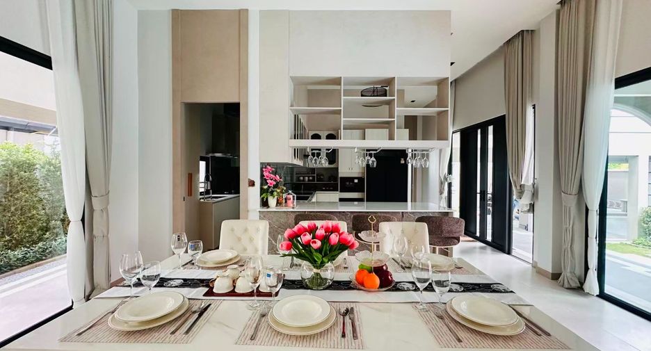For sale 5 bedrooms house in Bang Lamung, Chonburi