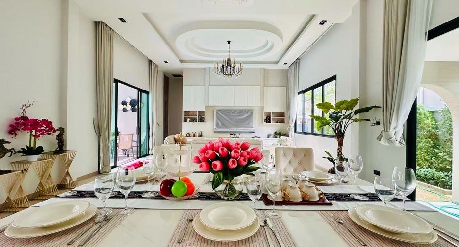For sale 5 bedrooms house in Bang Lamung, Chonburi