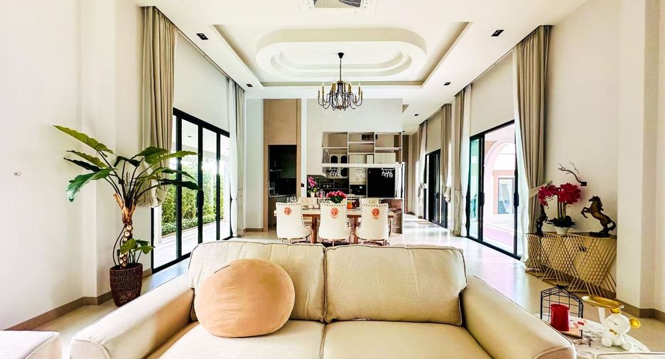 For sale 5 bedrooms house in Bang Lamung, Chonburi