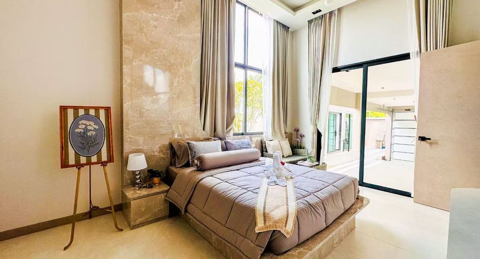 For sale 5 bedrooms house in Bang Lamung, Chonburi