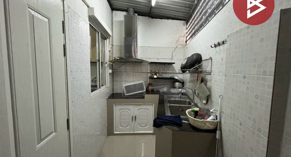 出售 4 卧室 联排别墅 在 Phan Thong, Chon Buri