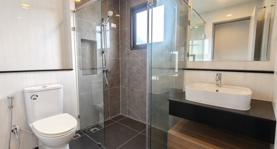 For sale 4 ベッドルーム house in Prawet, Bangkok