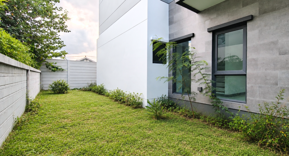 For sale 4 ベッドルーム house in Prawet, Bangkok