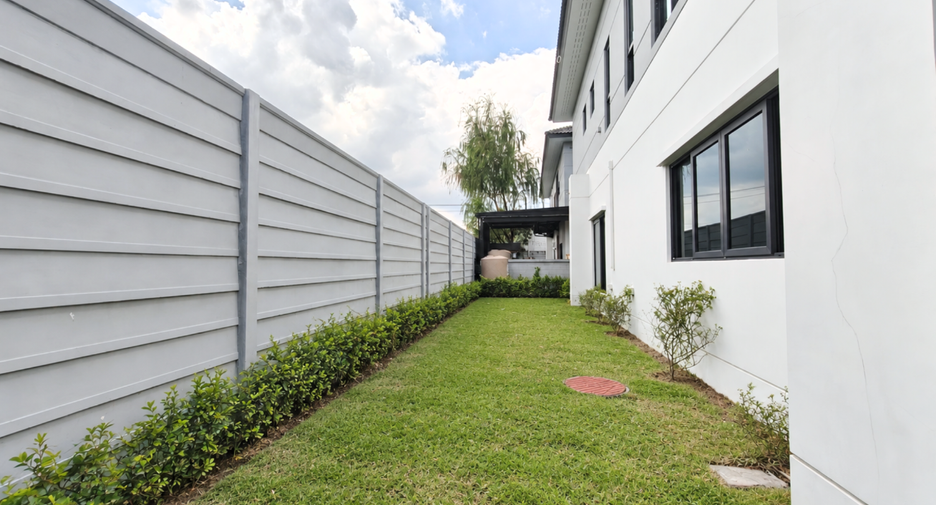 For sale 4 ベッドルーム house in Prawet, Bangkok