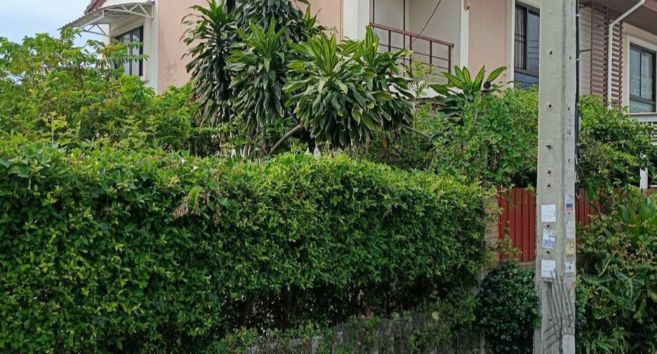 For sale 3 bedrooms townhouse in Sai Noi, Nonthaburi