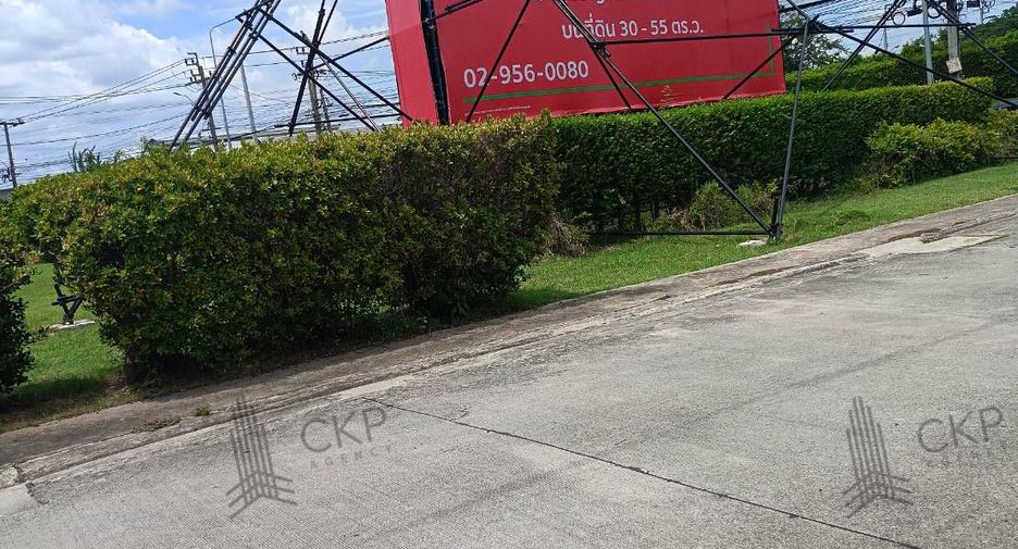 For sale 3 bedrooms townhouse in Sai Noi, Nonthaburi