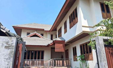 For sale 4 bedrooms house in Mueang Chiang Mai, Chiang Mai