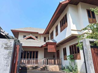 Haus zum Kauf mit 4 Zimmer in Mueang Chiang Mai, Chiang Mai