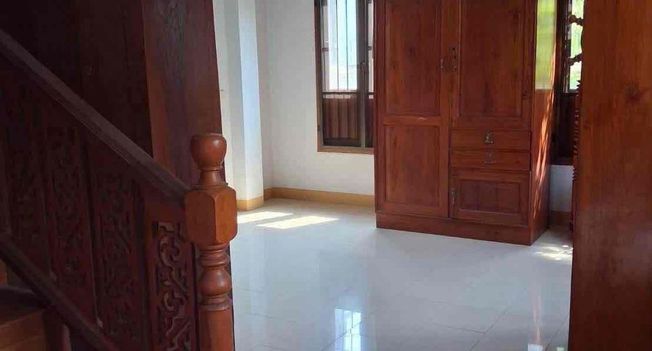 Haus zum Kauf mit 4 Zimmer in Mueang Chiang Mai, Chiang Mai