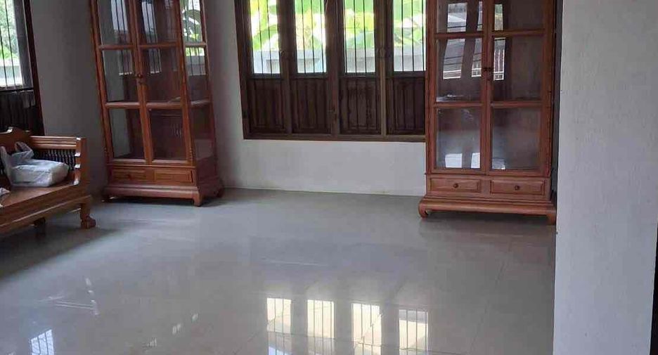 Haus zum Kauf mit 4 Zimmer in Mueang Chiang Mai, Chiang Mai