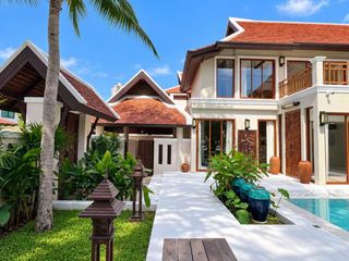 For sale 5 bedrooms house in Bang Lamung, Chonburi