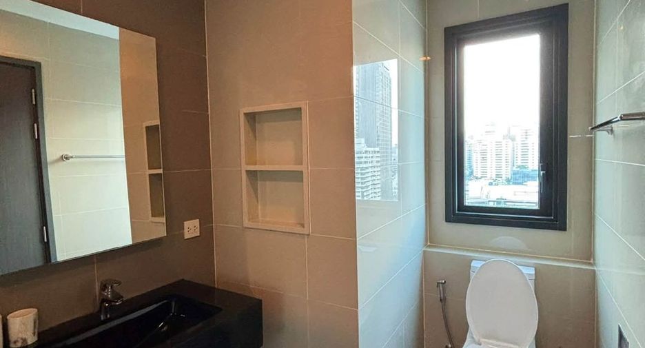 For rent 1 bed condo in Khlong Toei, Bangkok